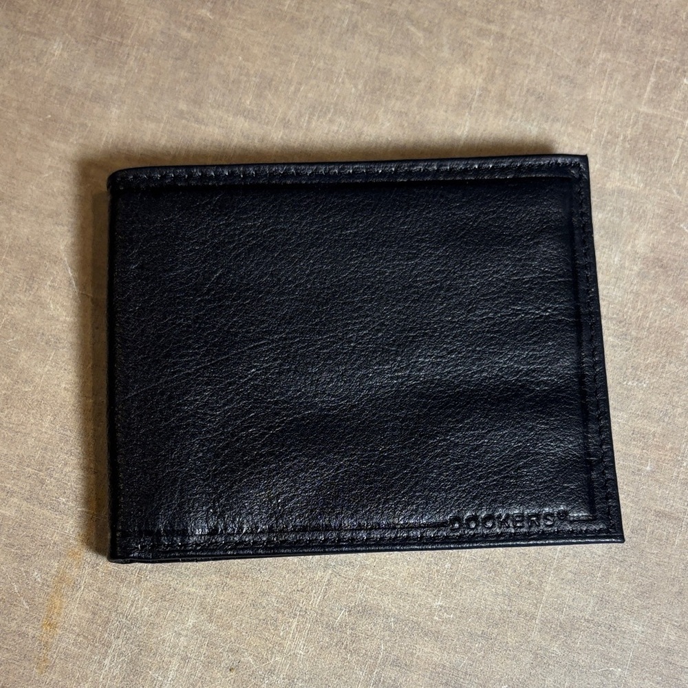 Dockers Black Leather Key & Card Holder